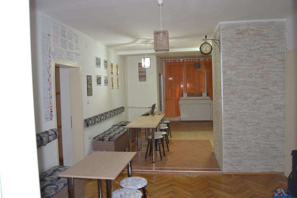 Hostel Valentin 2 Skopje Esterno foto