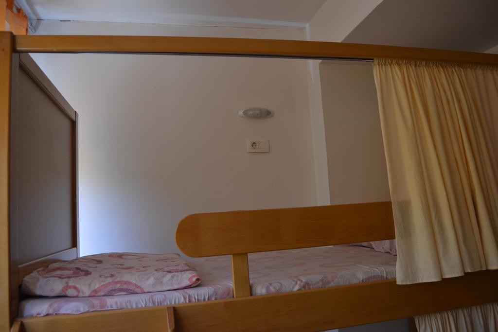 Hostel Valentin 2 Skopje Esterno foto