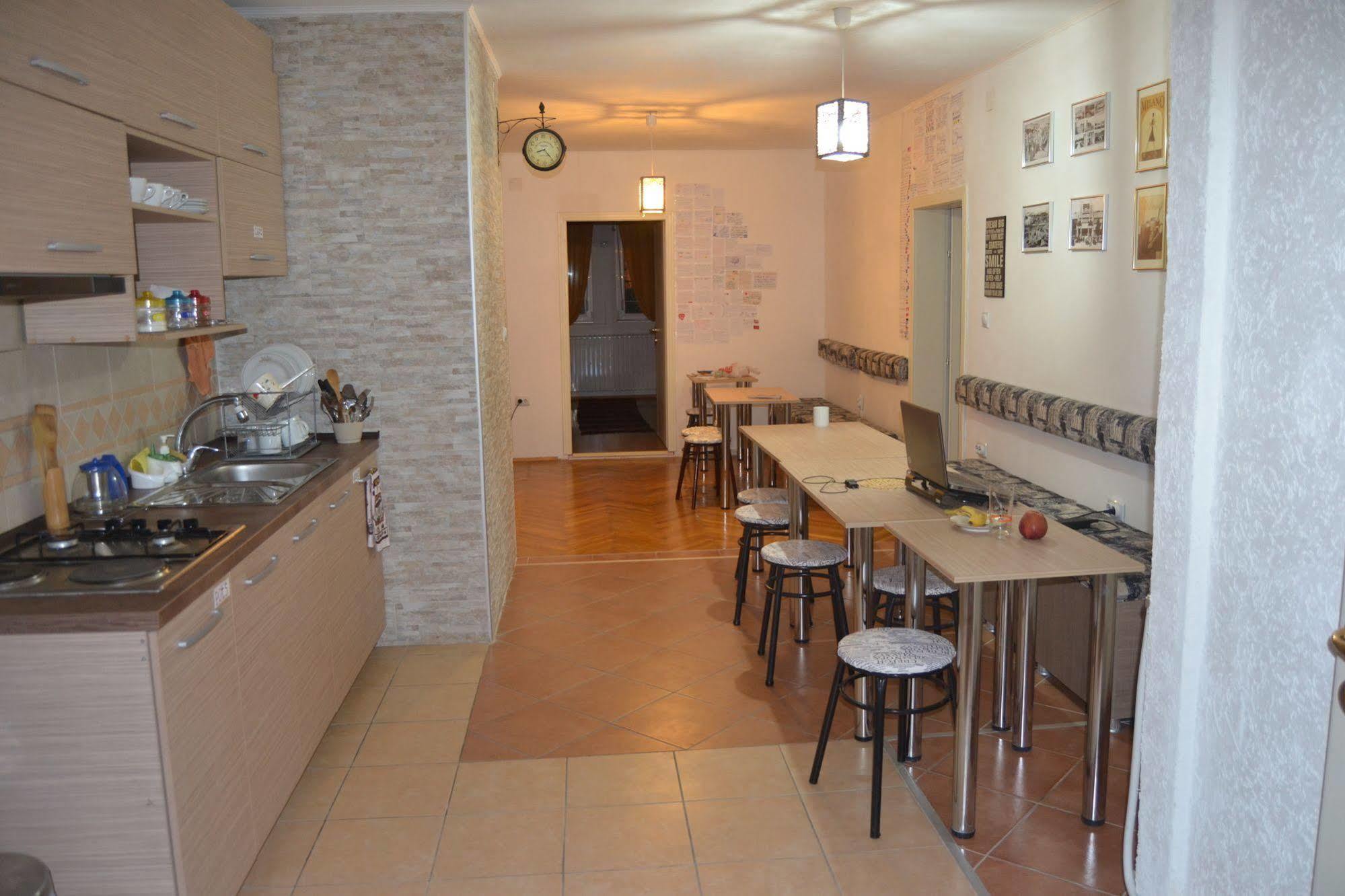 Hostel Valentin 2 Skopje Esterno foto