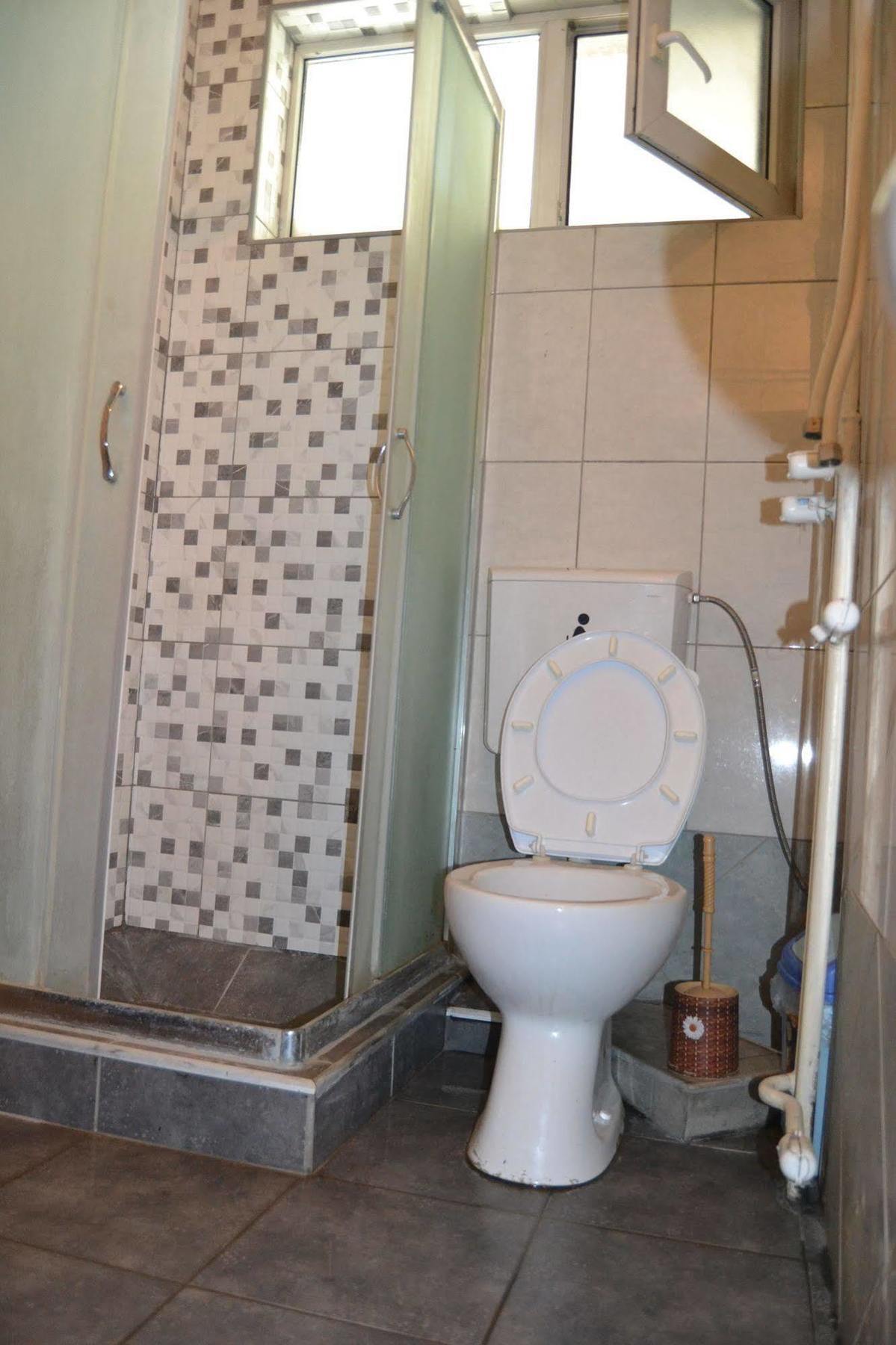 Hostel Valentin 2 Skopje Esterno foto