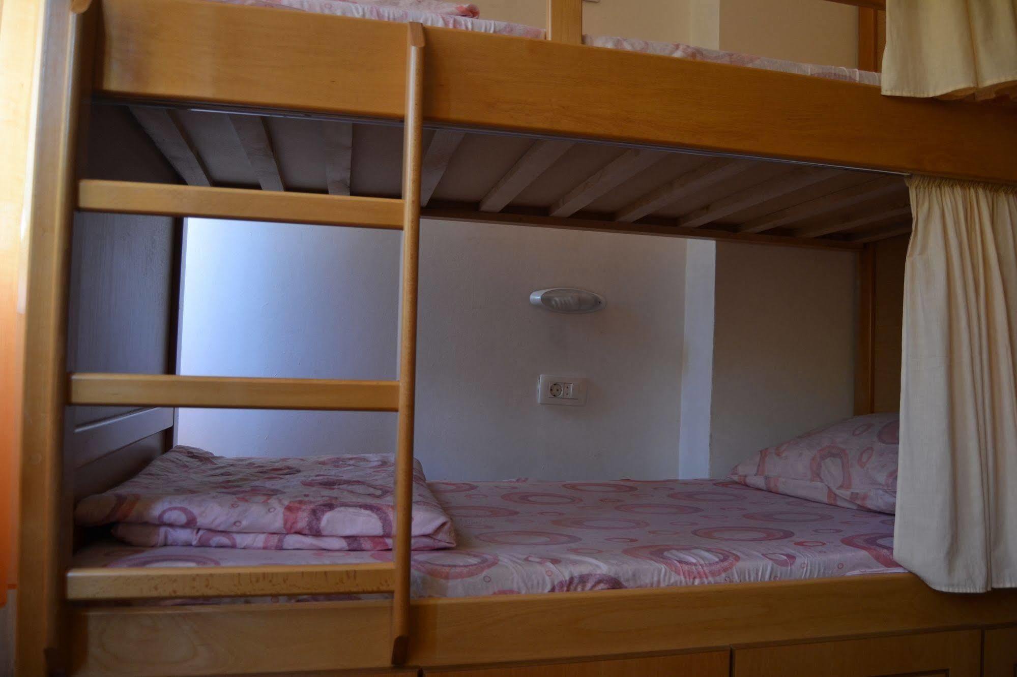 Hostel Valentin 2 Skopje Esterno foto